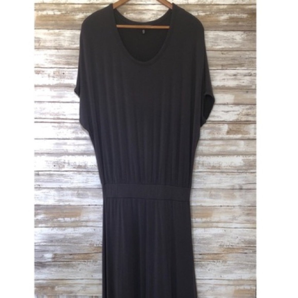 Gray Victoria’s Secret maxi dress size small